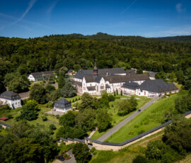 Eltville am Rhein, Drohnenaufnahme vom Kloster Eberbach, Foto: Jörg Halisch