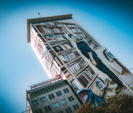 Malerei an einem Hochhaus, Wien