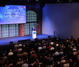 Cybersicherheitsgipfel 2025 im Lokschuppen Marburg, organisiert vom Hessischen Ministerium des Innern, für Sicherheit und Heimatschutz. Experten, Politiker und Vertreter aus Wirtschaft und Behörden diskutieren aktuelle Herausforderungen in der Cybersicherheit. Cybersicherheitsgipfel 2025 im Lokschuppen Marburg.